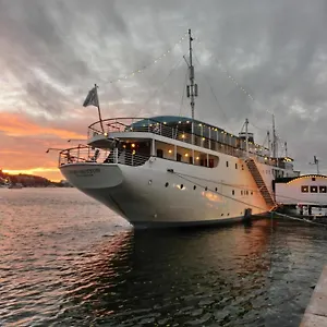 Maelardrottningen Yacht 3*, Stockholm Sweden