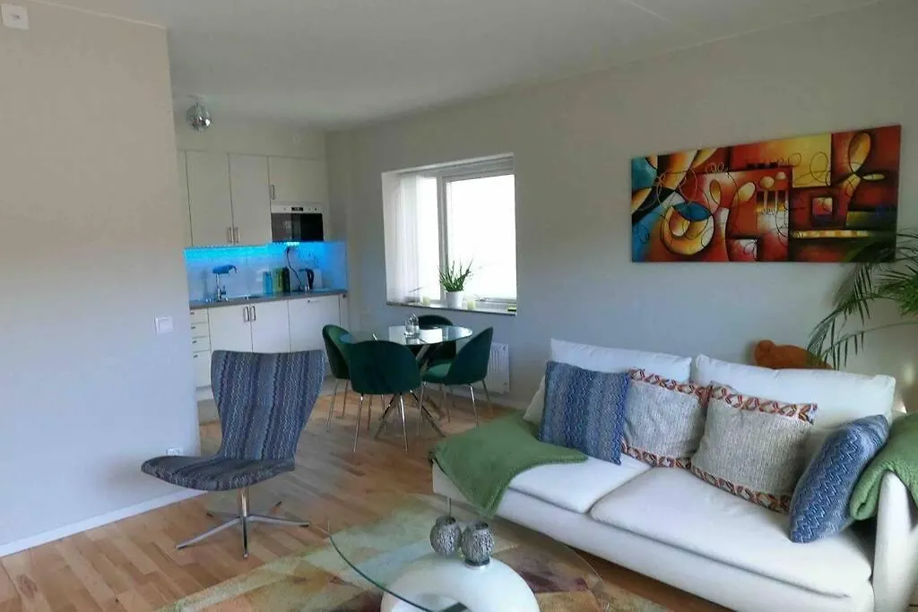 Homestay - Private Room In An Apartment Γκέτεμποργκ